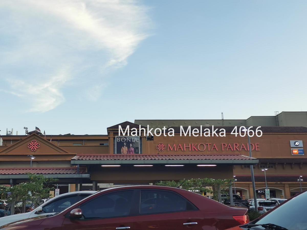 Homestay Melaka Mahkota Melaya Raya מראה חיצוני תמונה